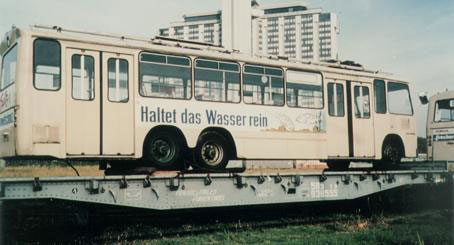 Jorge sent along a photo of a German trolley shipped to Mendoza in 1989. Taken by Osvaldo Manoli, of the Argentinian friends of trams association.
