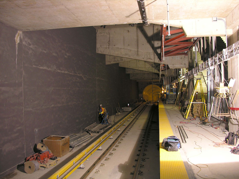 At platform level, looking south into the inbound tunnel.