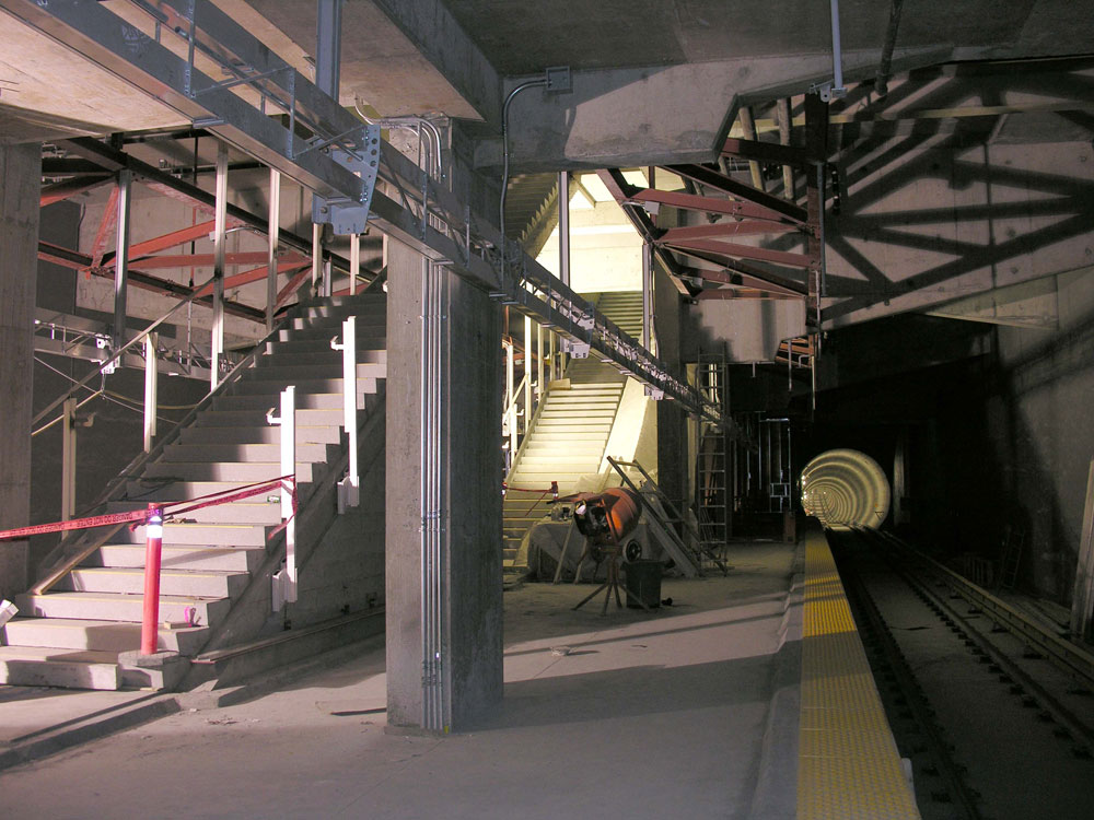 Another look at the stairs, and the inbound tunnel heading north.