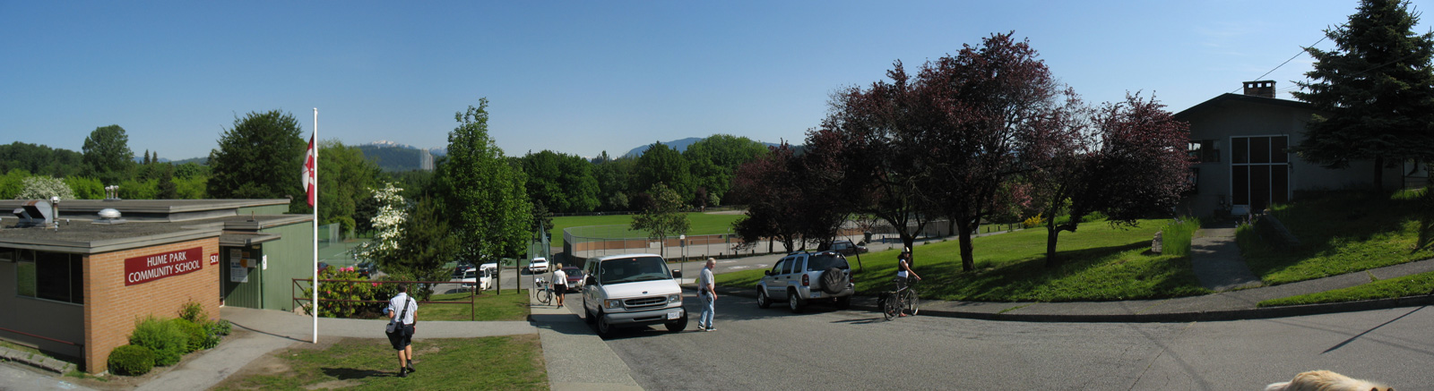The entrance to Hume Park, just off Fader Street. This is a panorama -- click for a much larger version!
