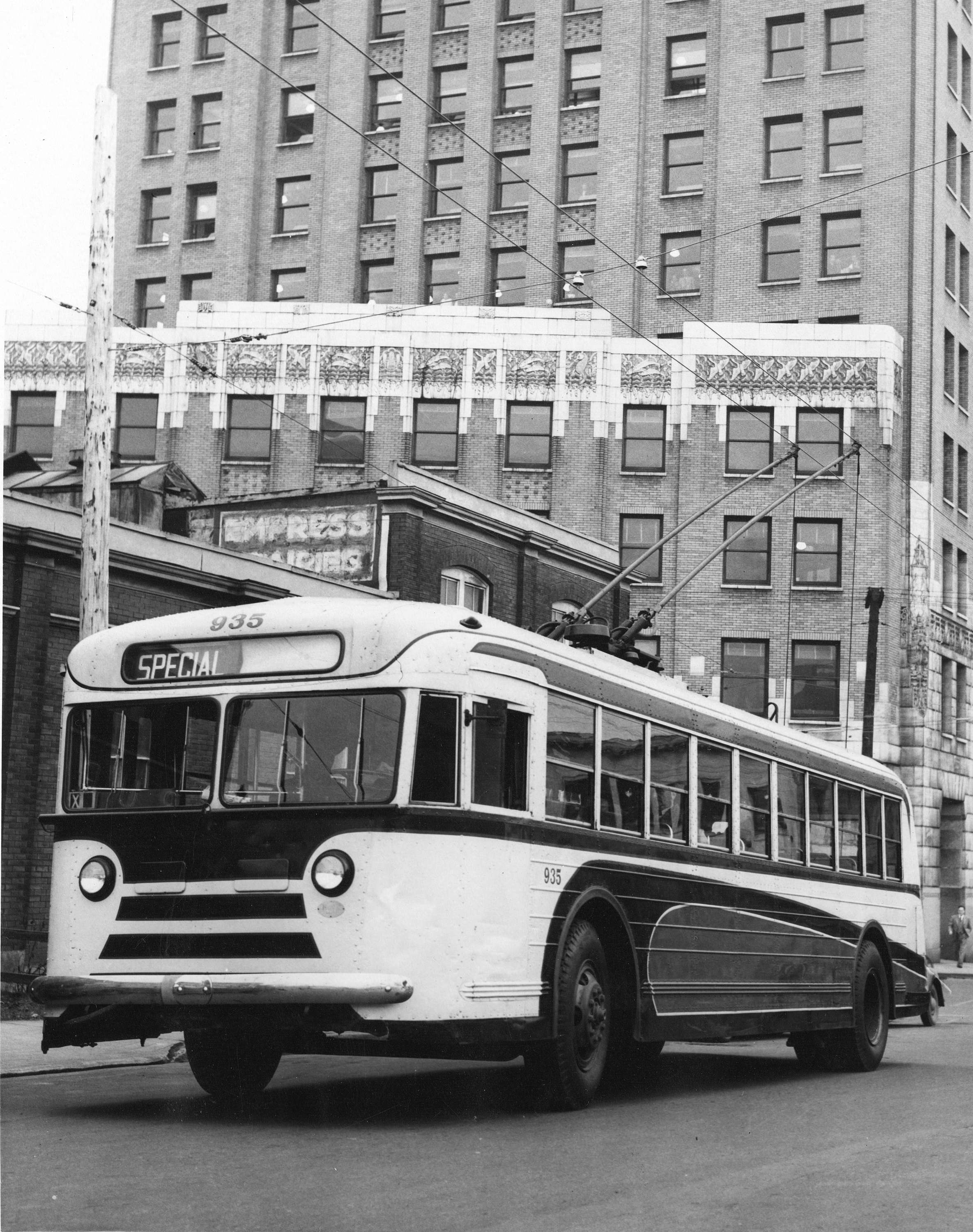 Trolleybus testing, 1945