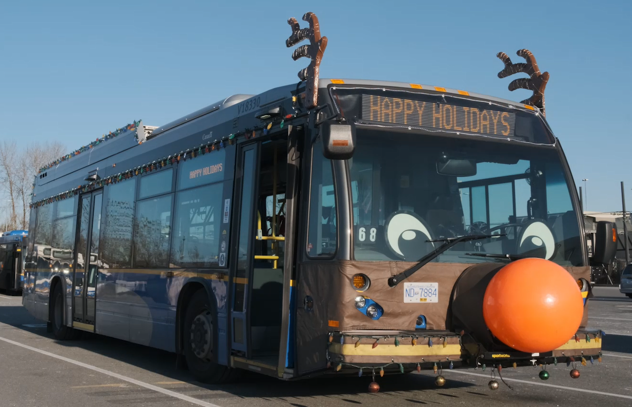 Reindeer Bus lights up Metro Vancouver streets - The Buzzer blog