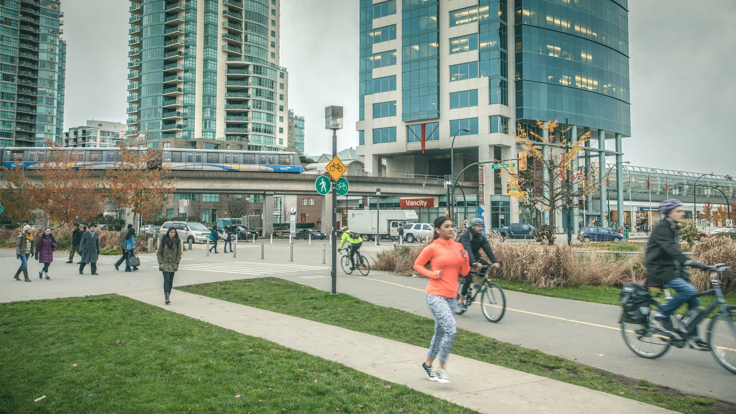 Walking, jogging and cycling near Main Street–Science World Station