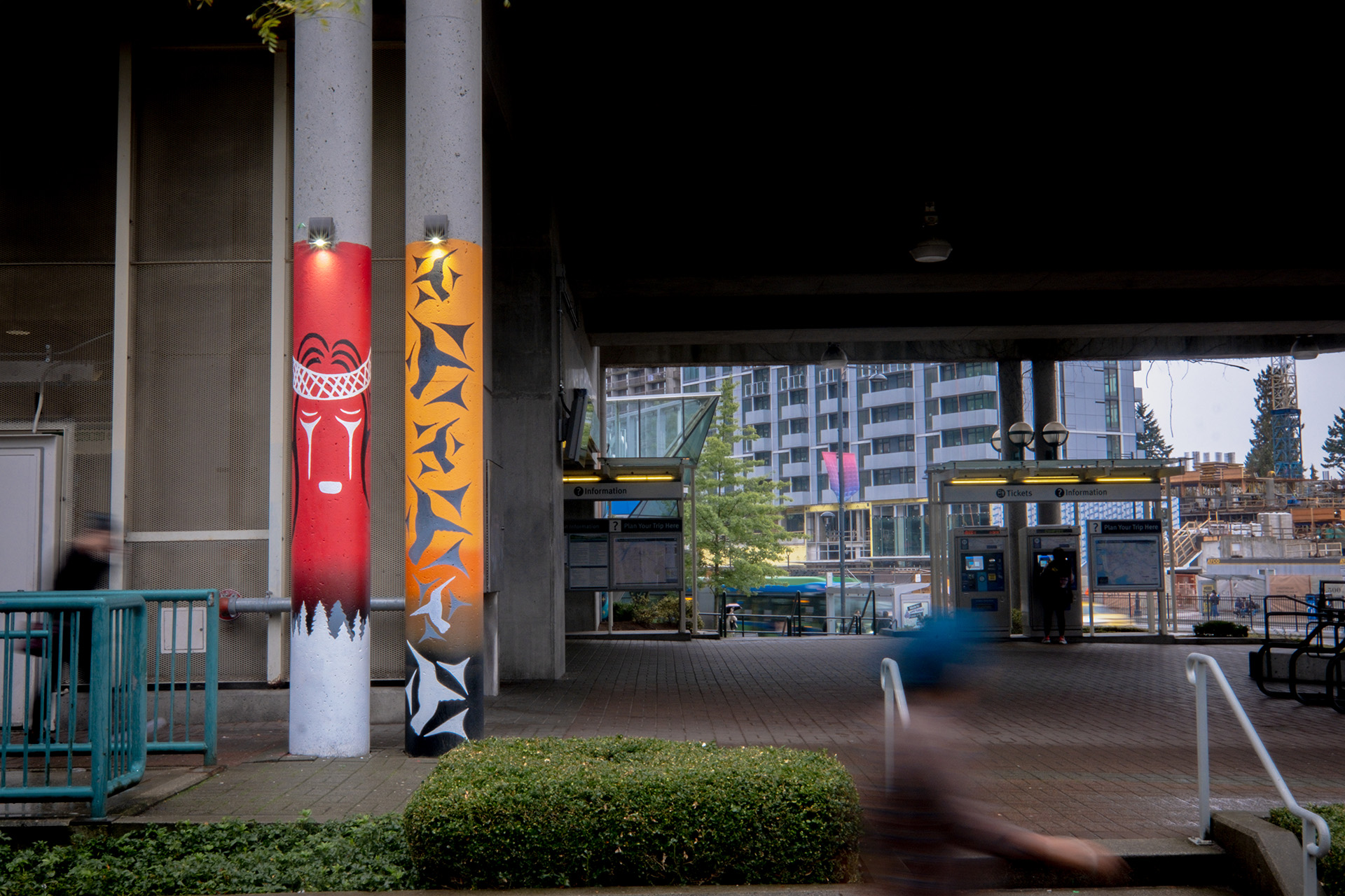  Artwork by Rain Pierre, on the columns at King George Station