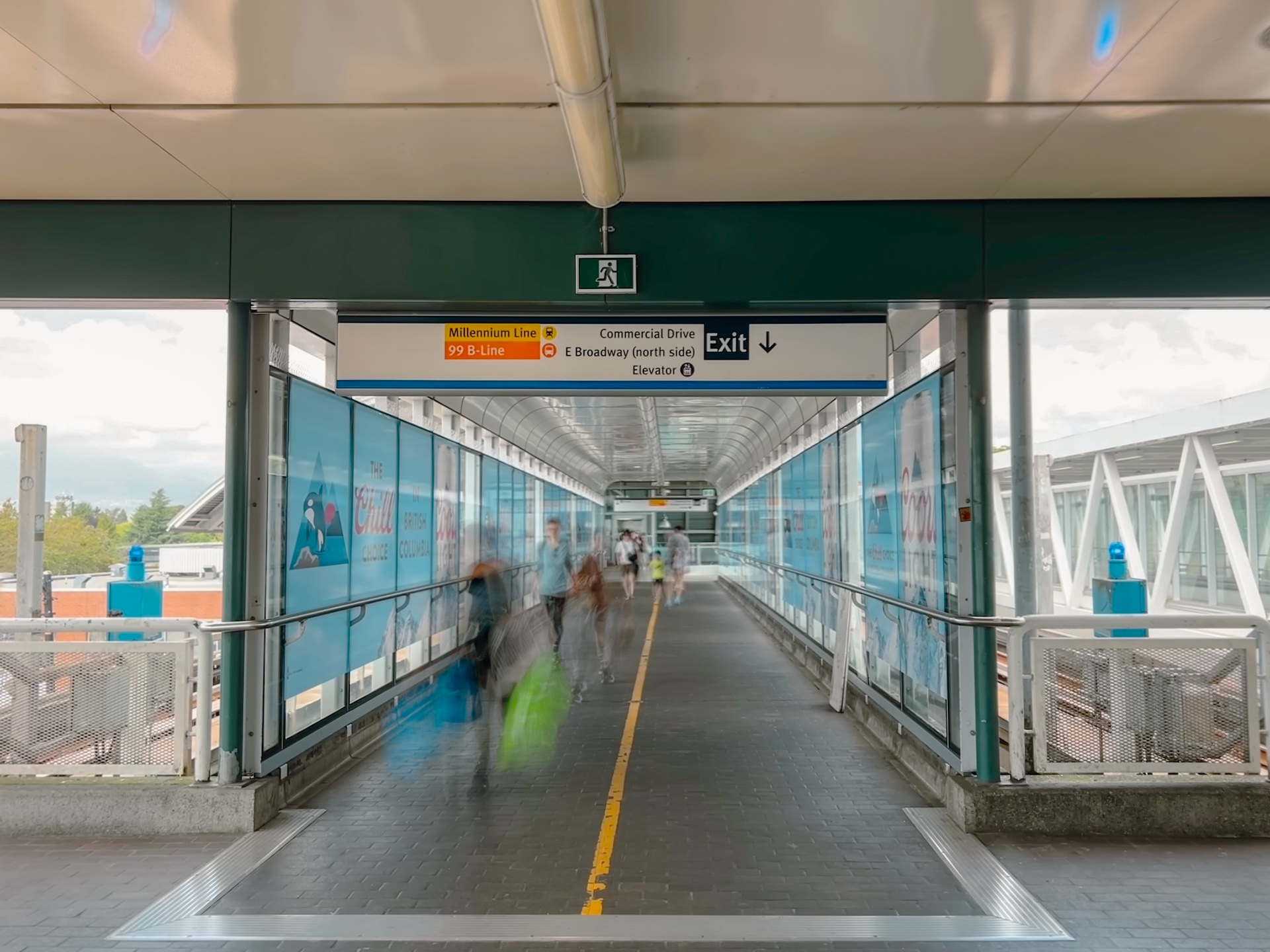 Overhead bridge that connect to Expo Line platforms 3 and 4