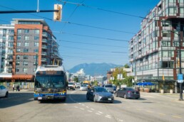 Route 19 bus drives alongside traffic